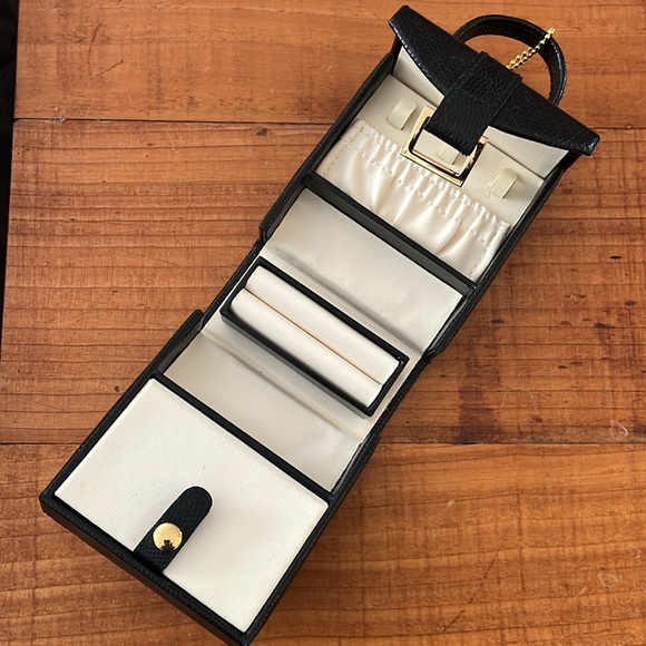 Wolf Designs Jewelry - travel jewelry case - black leather